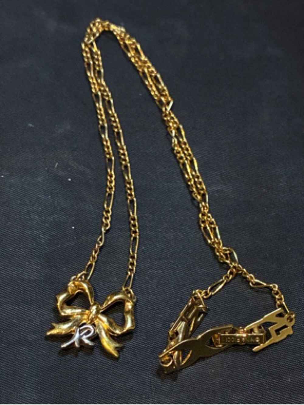 Vintage Nina Ricci Gold Bow Pendant Necklace Initial R Monogram Charm👝